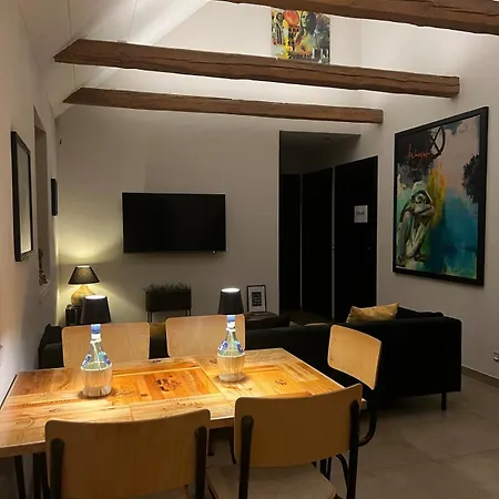 Charmerende Landhus Taet Pa Boxen Og Centrum