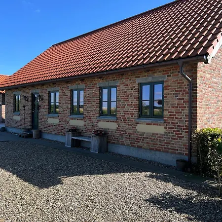 Charmerende Landhus Taet Pa Boxen Og Centrum *